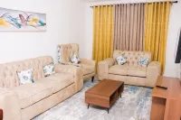 LIWANDO PL, 3BR, 2BATH @GWA, 15 MINUTES FROM JKIA, W/WIFI, NETFLIX, WASHER, ETC