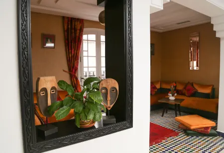 Dar Souran Отели рядом с достопримечательностью «CTM»