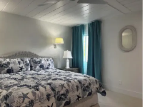 Gorgeous Oceanfront Condo on Sapphire Beach!