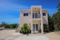 OCEAN SEACRET Luxurious views, Gated safe pool near Grace Bay beach PRIVATE CHEF Hotel a Cooper Jack Bay Settlement