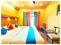 Goroomgo Chinar Lake View Nainital