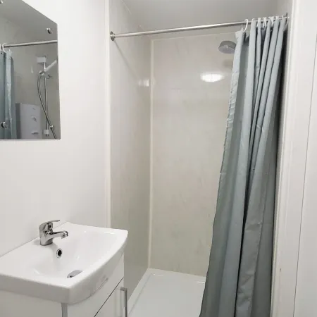Loft Style-1br-walkinshower-wifi-central Cork