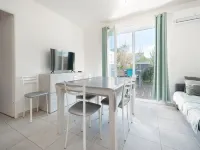 Sunny Villa Near Valras Beach Hotels in Sérignan