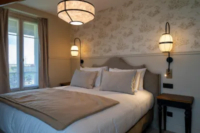 Villa Edmond Hôtel & Spa - Maison Blanche Bièvres Hotels near HEC Paris