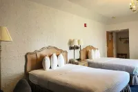 The Chateau Bloomington Hotel and Conference Center Hotels near Center for Natural Science