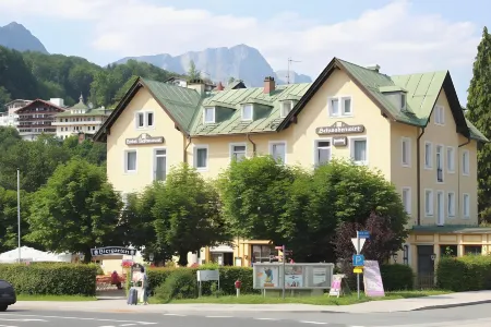 Hotel Schwabenwirt Отели рядом с достопримечательностью «Кельштайнхаус»