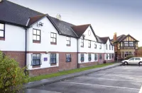 Premier Inn Manchester Airport Heald Green - Parkplatz