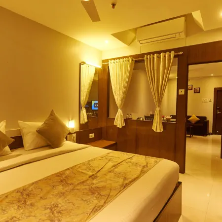 Hotel G-Square - Shirdi