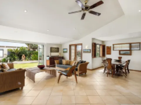 Beachfront on Waiheke Hotels in Waiheke Island