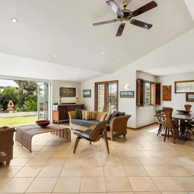 Beachfront on Waiheke Hotels near Waiheke Island