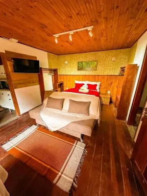 Chalé Com Hidro, Cachoeira Privativa e Café da Manhã Hotels in Bocaina de Minas