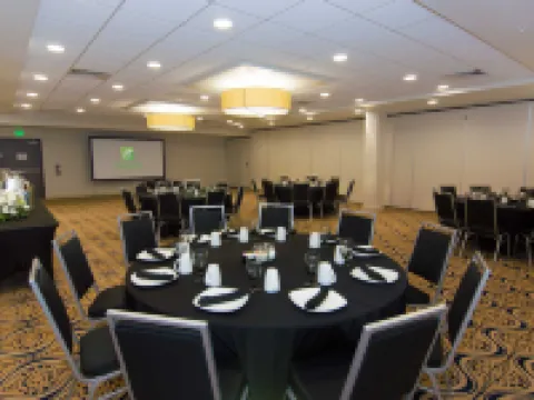 Holiday Inn GAINESVILLE-UNIVERSITY CTR by IHG โรงแรมในเกนส์วิลล์