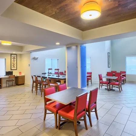 Holiday Inn Express & Suites RALEIGH NORTH - WAKE FOREST by IHG
