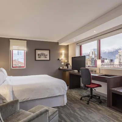 Four Points by Sheraton Santiago Hotels near Los Leones