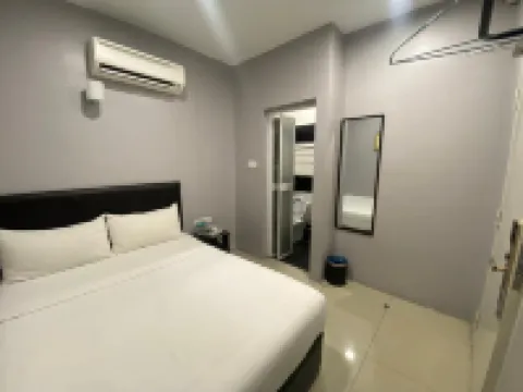 Royale City Hotel