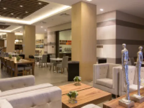 ハンプトン  イン バイ ヒルトン エルモシーリョ エルモシージョのホテル