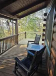 Relaxing 2 bedroom 2 bath cabin minutes from Dahlonega city center! Hotel a Lumpkin County