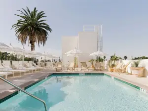 Silver Lake Pool & Inn