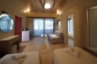 Rouda Bay Beach Hotel - Parvekkeita