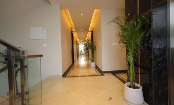 Hotel Taj Crown Plaza