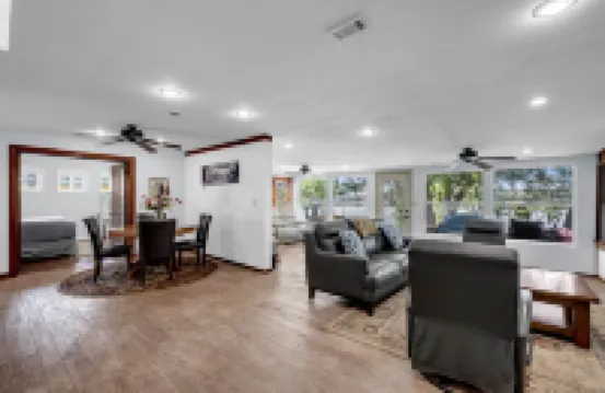 河橡樹廣場 金士蘭酒店