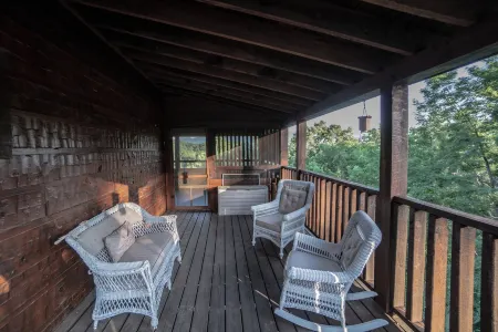 Poppy’s Place Cabin