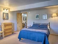Cabin Retreat on Table Rock Lake w/ Fire Pit! Hoteles en Shell Knob