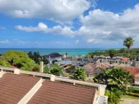 Seaview Paradise - Sleeps 3 - Pool - Parking