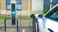 假日飯店快捷伯明翰機場NEC店 - 停車場