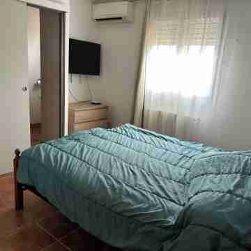 ON THE BEACH ROAD VILLA WITH POOL Rooms