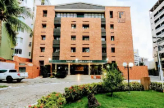 호텔 리츠 플라자마르