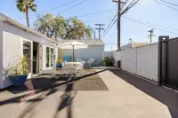 Hollywood Hideaway: Cozy Guesthouse Near Universal