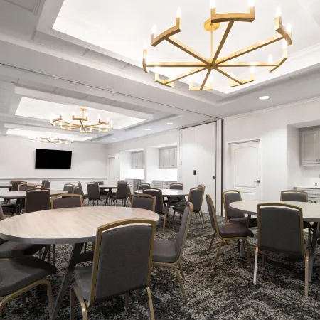 Hampton Inn & Suites Charlotte/SouthPark at Phillips Place
