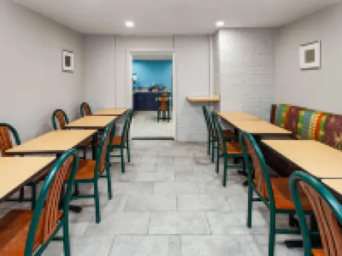 Days Inn by Wyndham Eagle River Hotels in Eagle River