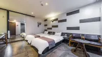 S& Hotel