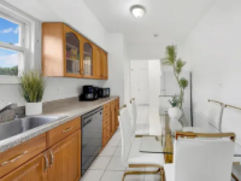 Spacious 3BR Luxe Escape near NYC Hotels in Yonkers