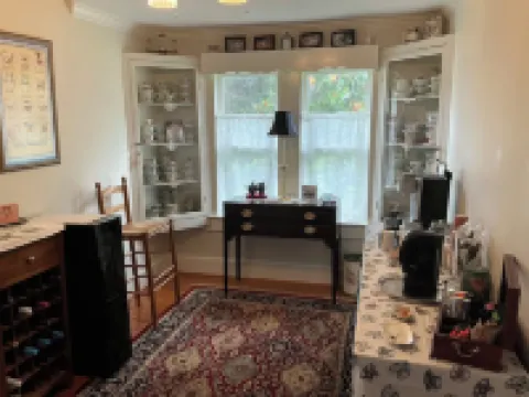 Magnolia House Bed & Breakfast