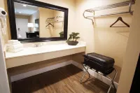 The Dixie Orange County Hotels in Stanton