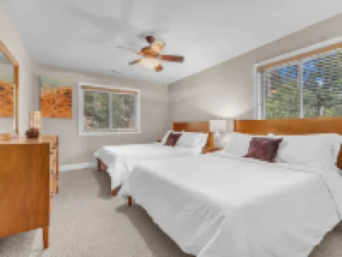 Prasad Retreat - Sunny Home W/ Deck & Air Hockey 3 Bedroom Home by Bear Valley Vacation Rentals Hotels in Arnold