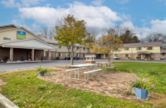 슈어스테이 바이 베스트 웨스턴 마세나