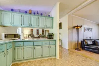 4 Mi to Bennett Spring SP: Dog-friendly Home! - 2-Star