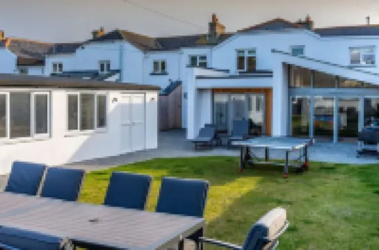 Number 1 Bossiney House