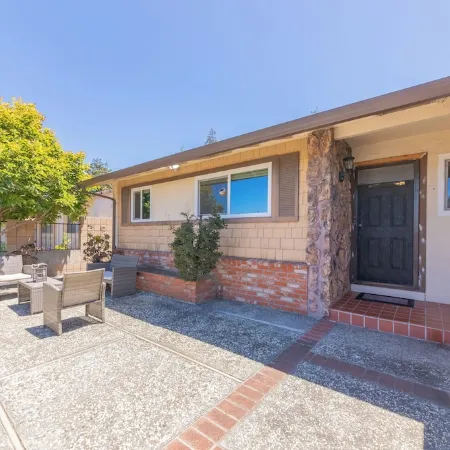7 Bed Single Level Home+Detached Casita, Game Room, Fire-Pit, Free Parking/Wi-fi