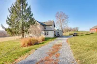 3 Mi to Dtwn: Charming Farmhouse in Mount Joy! - spa