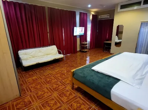 Ghouse Ideal for Friendsfamily and Corporate
