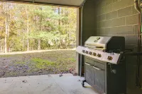 Hike, Golf & Explore: Pet-friendly Apt in Etowah - 3-Star