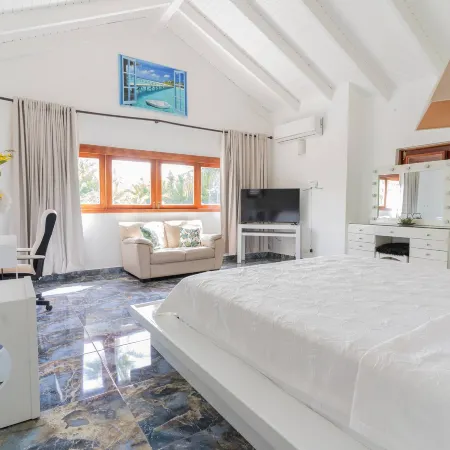 Tropical Villa in Playa Bonita in Pasos Del Mar