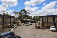 Bendigo Motor Inn - parkir