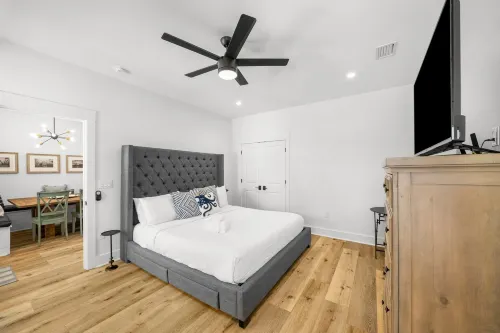 BH 6th Street Retreat - 2-Star