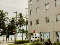 Ibis Joao Pessoa Hoteles cerca de Faro de Cabo Branco